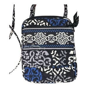 Vera Bradley Mini Hipster – Canterberry Cobalt
Excellent Condition